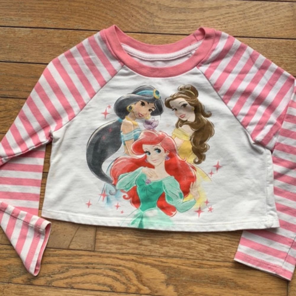 Disney princesses sparkle long sleeve shirt size 5 Ariel Belle Jasmine